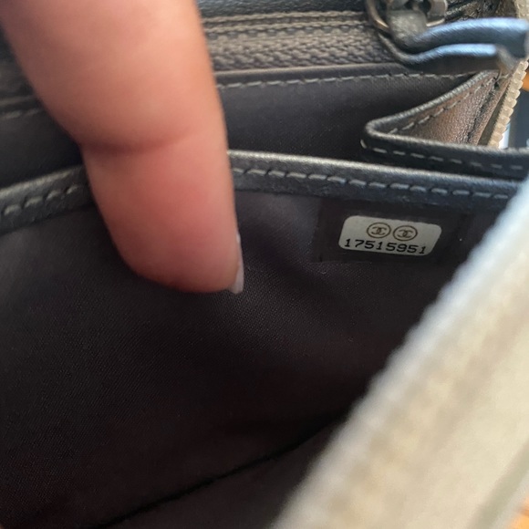 Chanel Camellia Zipped Wallet - Picture 11 of 11